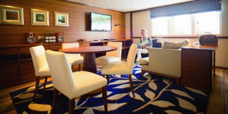 MS BERLIN: Die Grand Suite mit separatem Wohn- und Schlafzimmer....