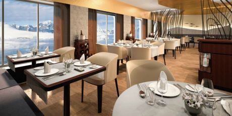 Herzlich Willkommen im Spezialitätenrestaurant der neuen HANSEATIC nature. Es erwartet Sie Nordamerikanisches Ostküstenflair.