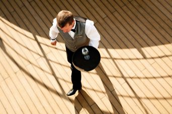 Servicekräfte verwöhnen Sie!